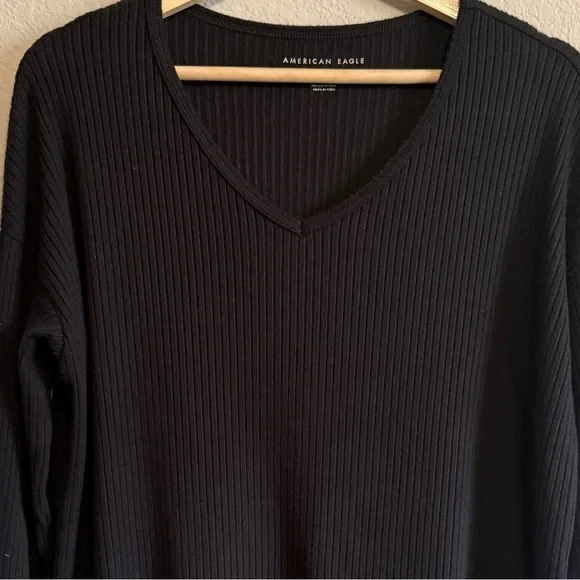 American Eagle Black Long Sleeve Super Soft Ribbed V Neck Shirt Top Size Medium - Picture 2 of 9